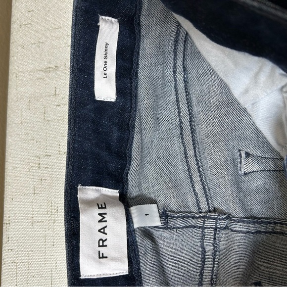 FRAME Women’s Size 1 Dark Wash Denim Jeans Slim Fit Stretch Tapered Leg - Picture 6 of 7